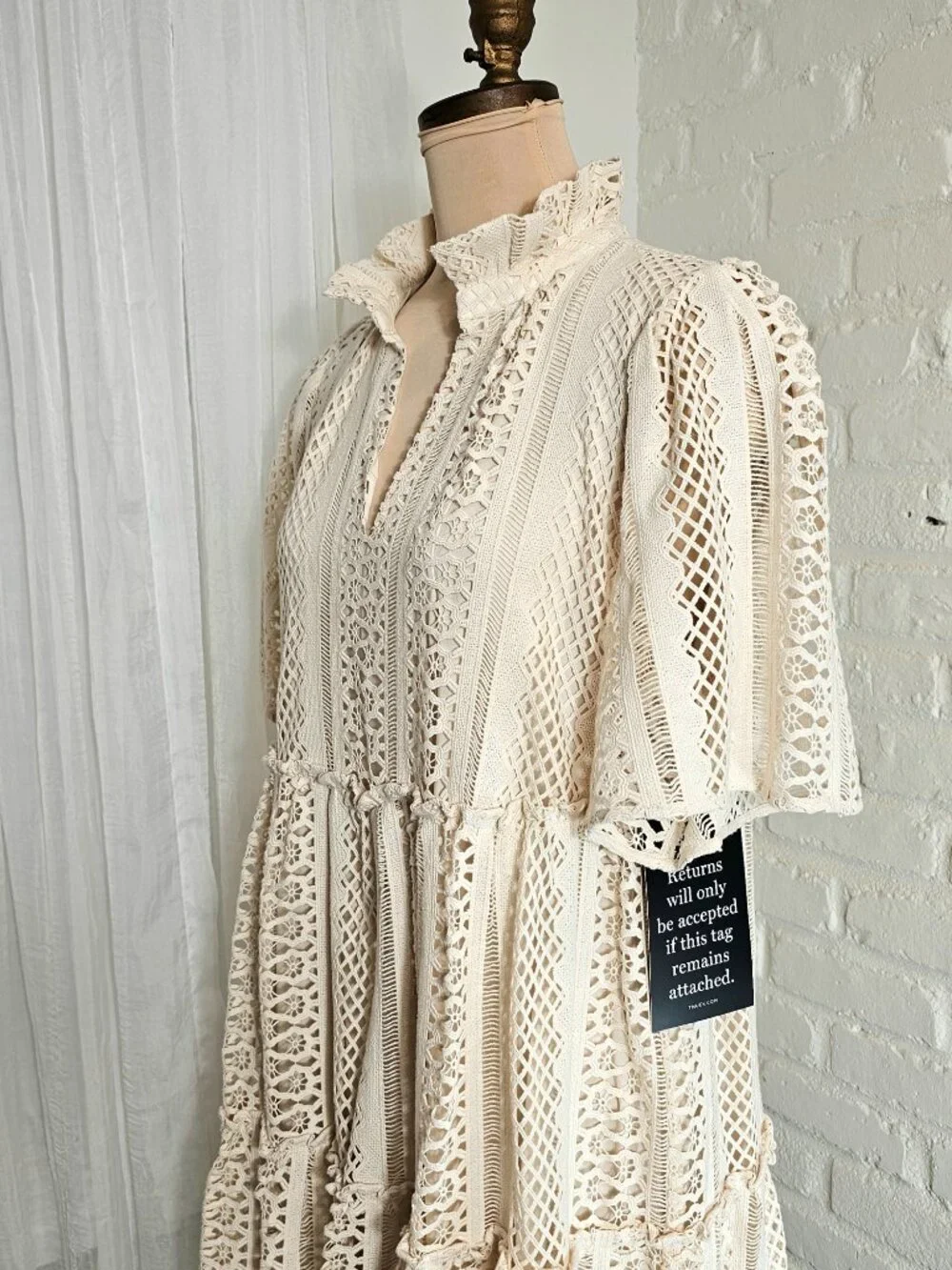 Tuckernuck Lace Tiered Mini Dress Size L NWT Cream Eyelet Boho - Picture 7 of 10